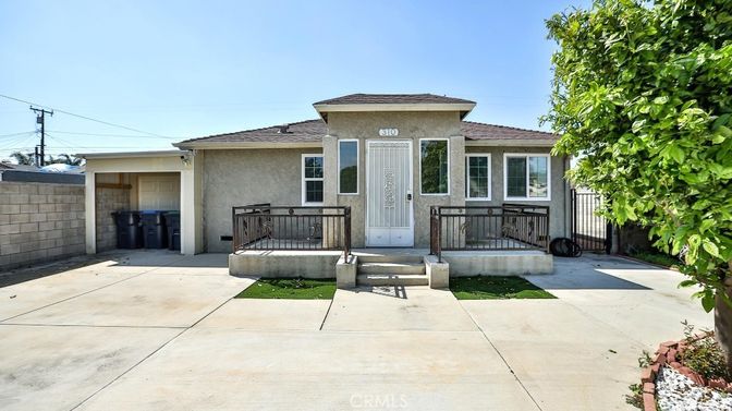 Exterior, Facade, Ranch