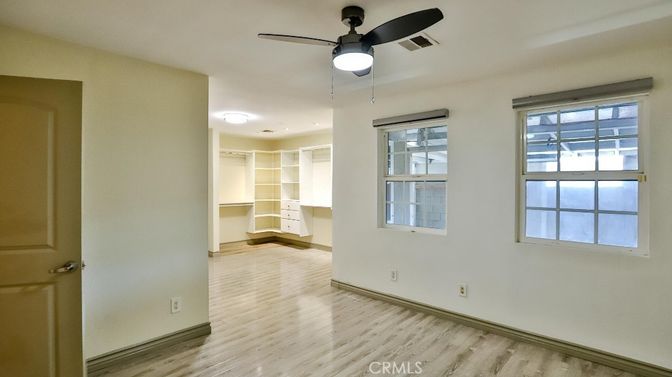 Empty room, Interior, Recessed Lighting, Walk-in Closets, Wood Texture Flooring
