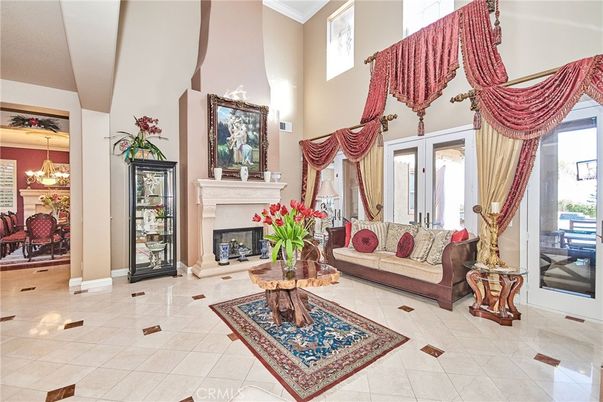 Chandelier, Dining room, Fireplace, Interior
