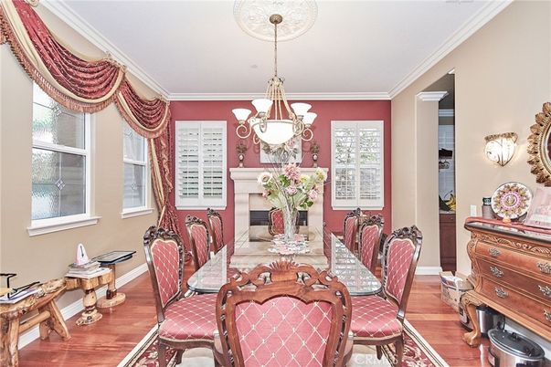 Chandelier, Dining room, Fireplace, Interior, Wood Texture Flooring
