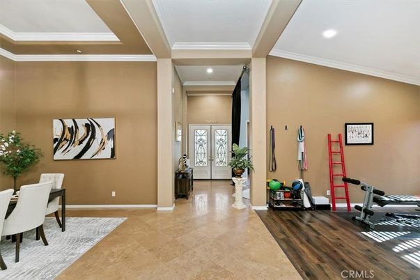 Fitness Equipment, Interior, Recessed Lighting, Wood Texture Flooring