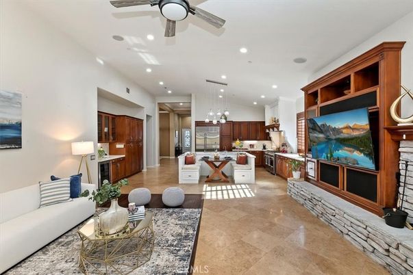 Interior, Kitchen, Living room, Pendant Lights, Recessed Lighting, Stainless Steel Appliances