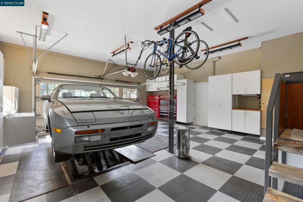 Garage, Interior