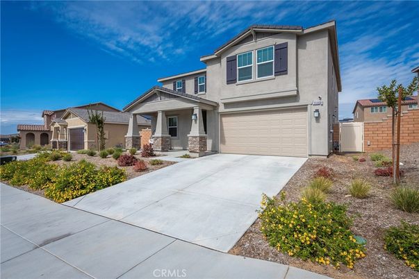 Attached, Exterior, Facade, American Craftsman