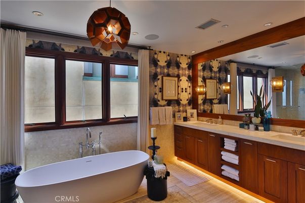 Bathroom, Dual Sink Vanities, Free Standing Baths, Interior, Recessed Lighting