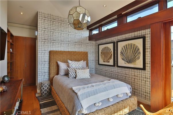Bedroom, Interior, Pendant Lights, Recessed Lighting, Wood Texture Flooring