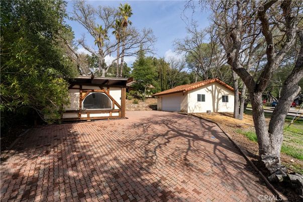 Backyard, Detached Garage, Exterior