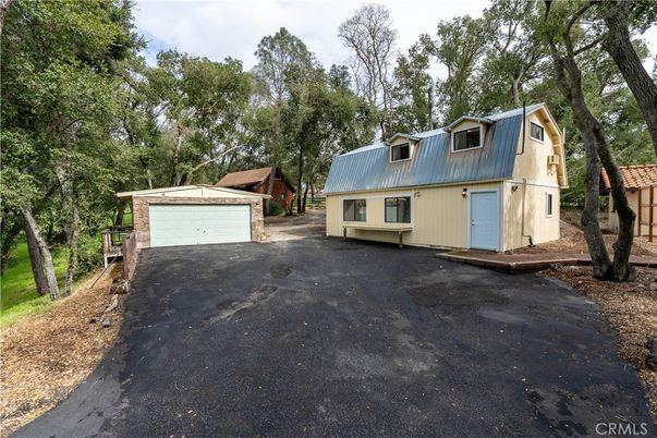 Detached Garage, Exterior