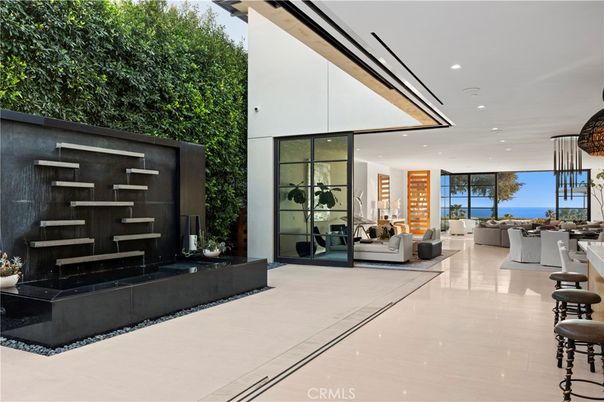 Dining room, Interior, Living room, Pendant Lights, Recessed Lighting, Water