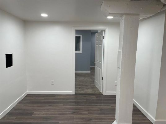 Empty room, Interior, Recessed Lighting, Wood Texture Flooring