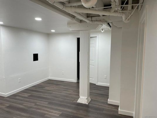 Empty room, Interior, Recessed Lighting, Wood Texture Flooring
