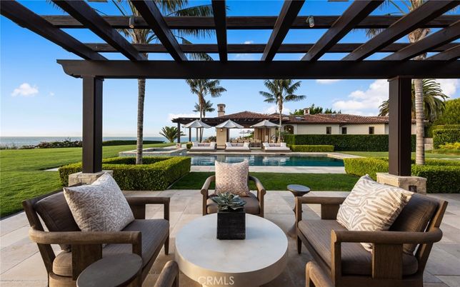 Exterior, Pool, Water
