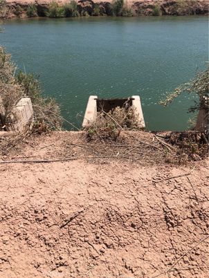 Exterior, Lake