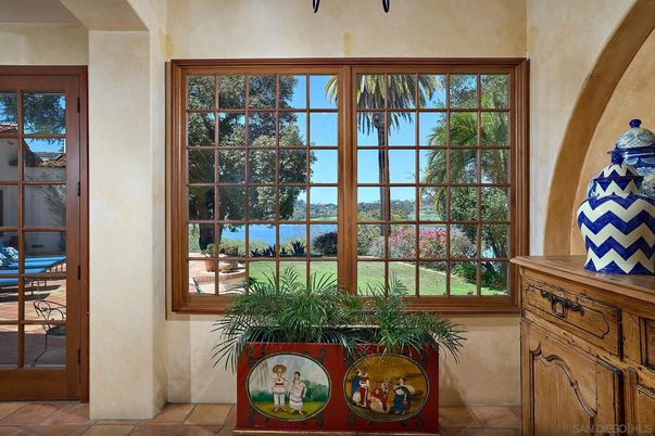 Interior, Sun Room, Water
