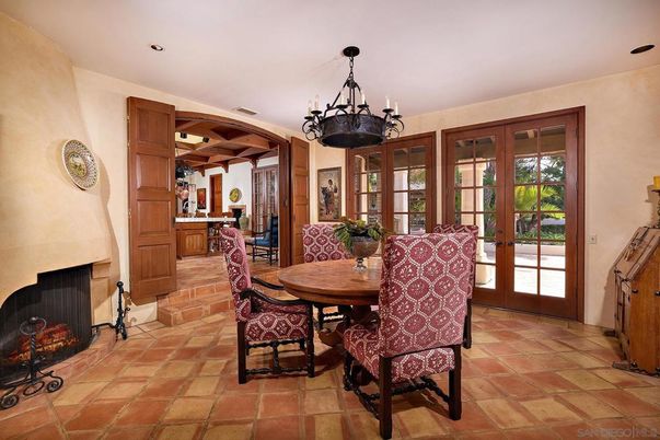 Chandelier, Dining room, Fireplace, Interior, Recessed Lighting