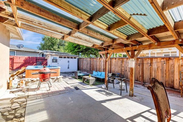 Exterior, Hot Tub