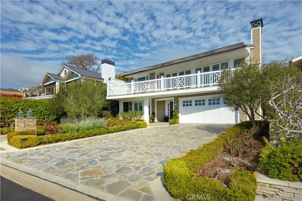 Attached, Exterior, Facade, Farmhouse
