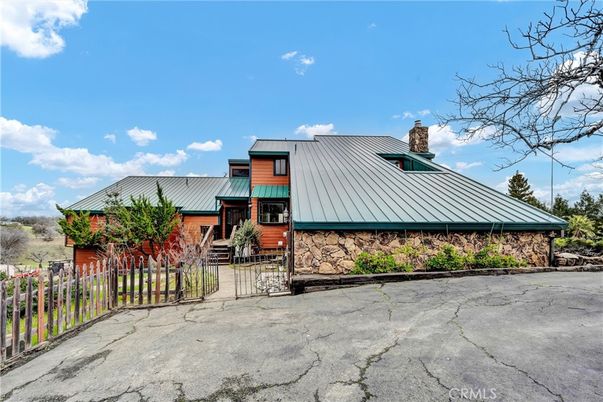 Backyard, Exterior, Facade, Log Home