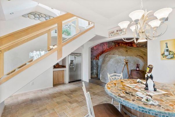 Chandelier, Dining room, Interior