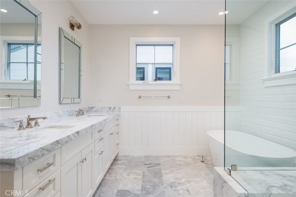 Bathroom, Dual Sink Vanities, Free Standing Baths, Glass Shower, Interior, Recessed Lighting