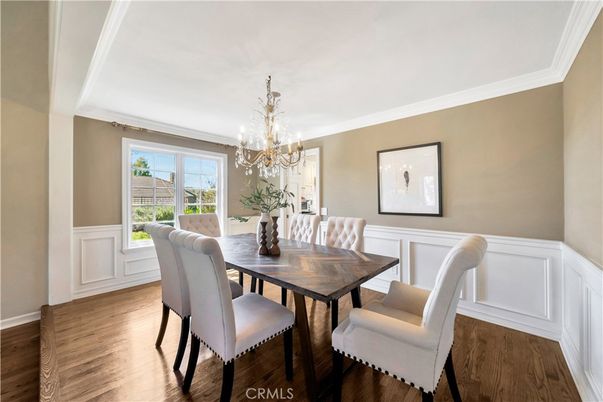 Chandelier, Dining room, Interior, Wood Texture Flooring