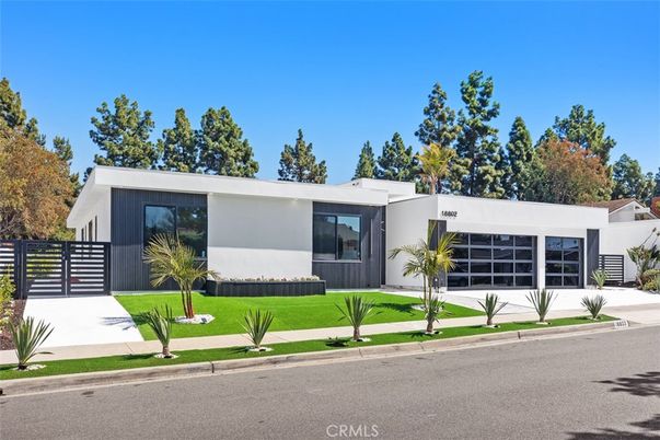 Attached, Exterior, Facade, Modern