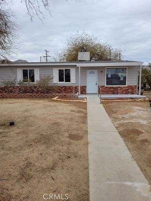 Backyard, Exterior, Facade, Ranch