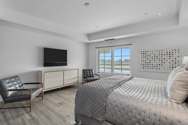 Bedroom, Interior, Recessed Lighting, Water, Wood Texture Flooring