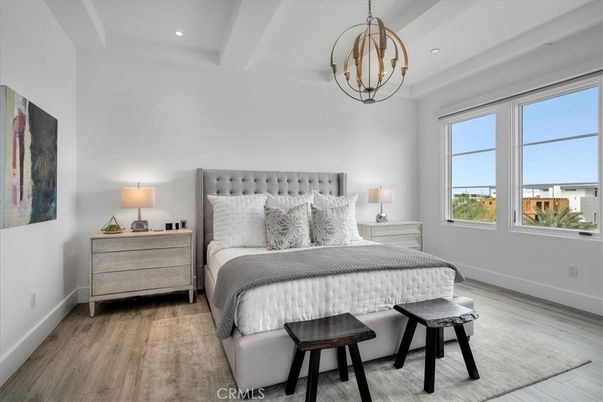 Bedroom, Interior, Pendant Lights, Recessed Lighting, Wood Texture Flooring
