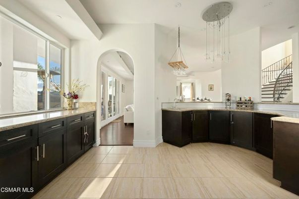 Interior, Pendant Lights, Wood Texture Flooring