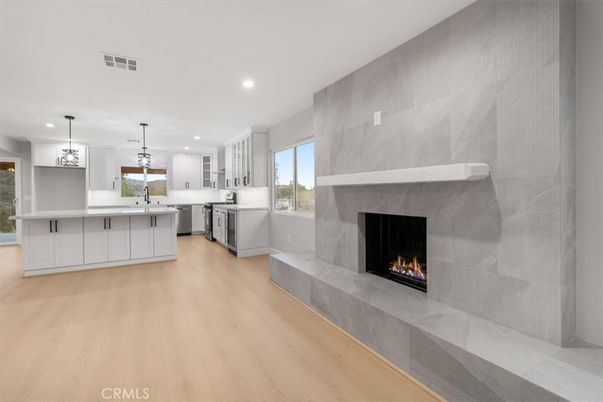 Fireplace, Interior, Kitchen, Pendant Lights, Recessed Lighting, Wood Texture Flooring