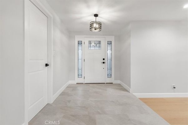 Interior, Pendant Lights, Recessed Lighting, Wood Texture Flooring