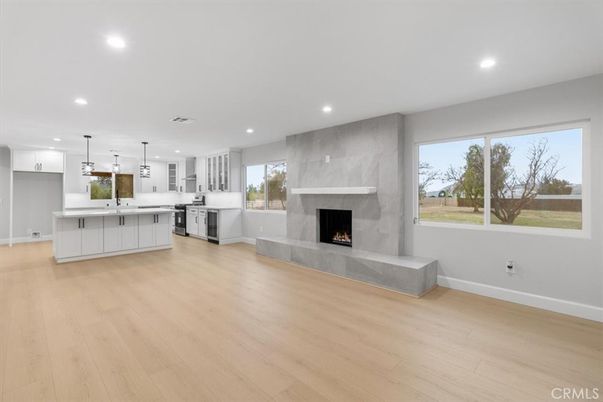 Fireplace, Interior, Kitchen, Pendant Lights, Recessed Lighting, Wood Texture Flooring