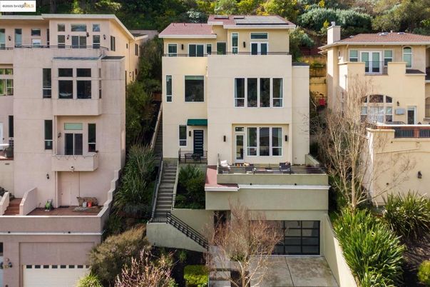 Attached, Exterior, Facade, Solar Panels, Rowhouse