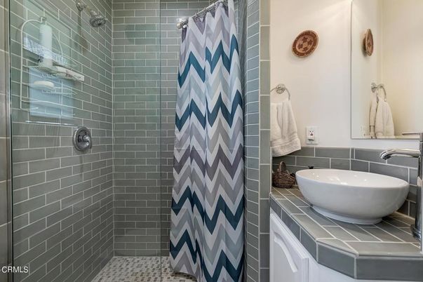 Bathroom, Interior, Tile Countertops