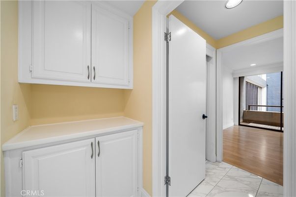 Interior, Marble, Recessed Lighting, Wood Texture Flooring