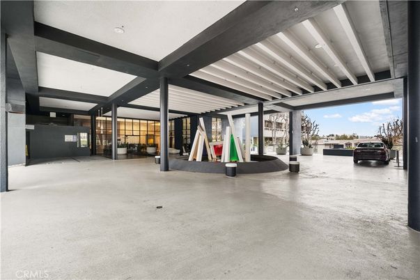 Garage, Interior