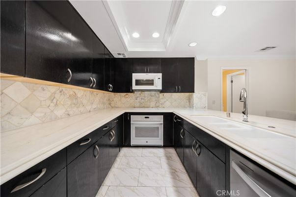 Interior, Kitchen, Marble, Recessed Lighting