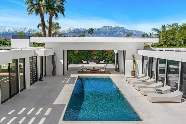 Exterior, Pool