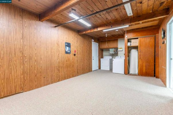 Interior, Washer, Wooden Beams, Wooden Ceilings, Wooden Walls