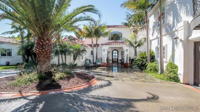 Exterior, Facade, Spanish Mediterranean