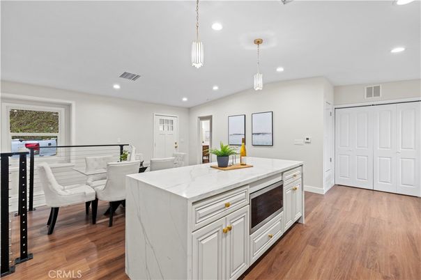 Dining room, Interior, Kitchen, Pendant Lights, Recessed Lighting, Wood Texture Flooring