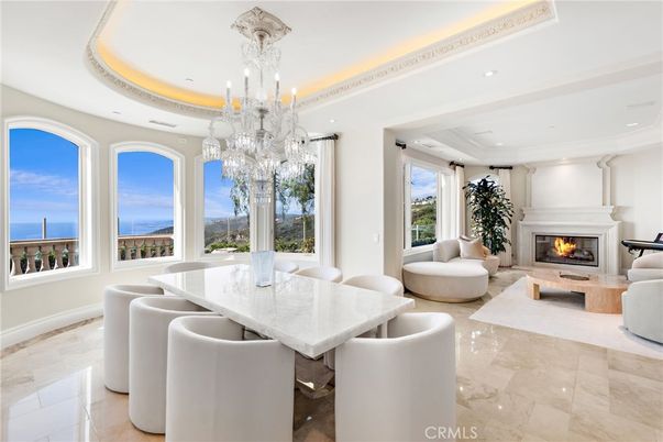 Chandelier, Dining room, Fireplace, Interior, Living room, Recessed Lighting, Water
