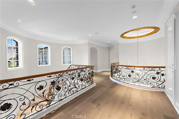 Interior, Pendant Lights, Recessed Lighting, Wood Texture Flooring