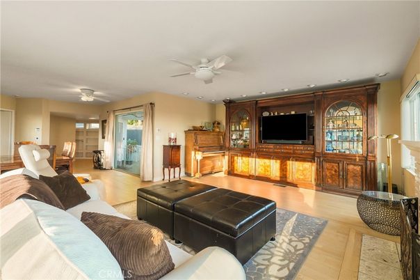 Dining room, Interior, Living room, Recessed Lighting, Wood Texture Flooring