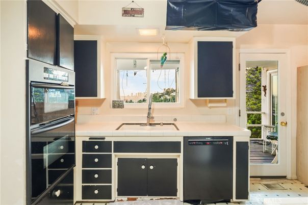 Interior, Kitchen, Tile Countertops