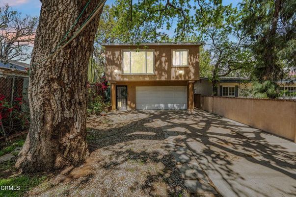 Attached, Exterior, Facade, Raised Ranch