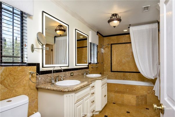 Bathroom, Dual Sink Vanities, Interior