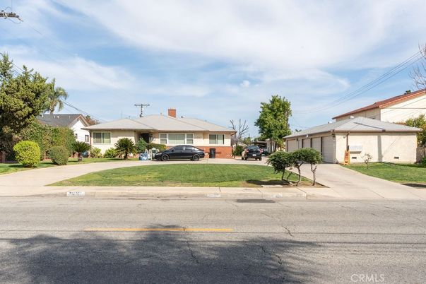 Exterior, Facade, Ranch