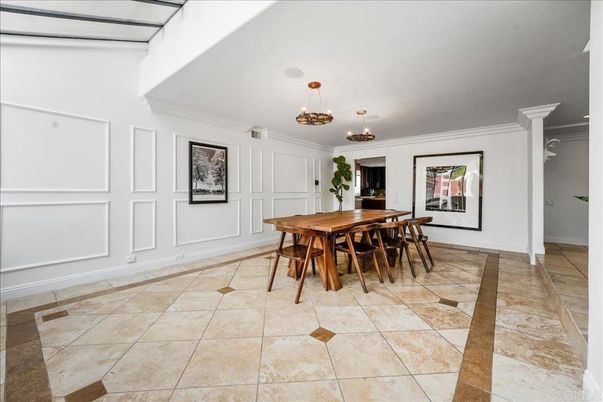 Chandelier, Dining room, Interior